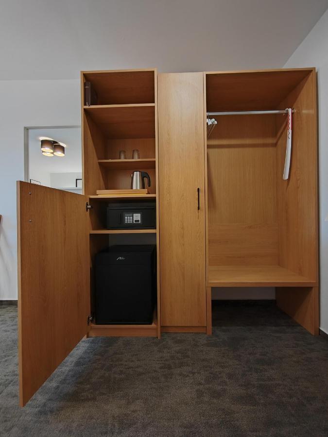 Hotel Anton Telc Bagian luar foto